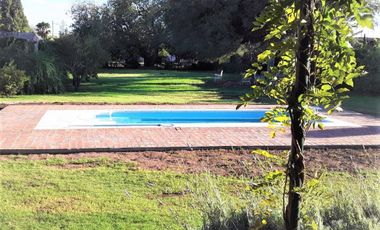 Casa en venta - 4 Dormitorios 2 Baños - Cocheras - 2.187Mts2 - San Pedro, Córdoba