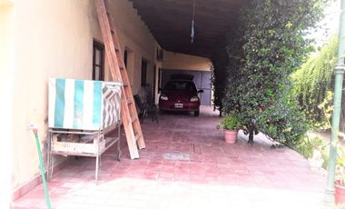 Casa en venta - 4 Dormitorios 2 Baños - Cocheras - 2.187Mts2 - San Pedro, Córdoba