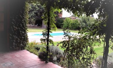 Casa en venta - 4 Dormitorios 2 Baños - Cocheras - 2.187Mts2 - San Pedro, Córdoba