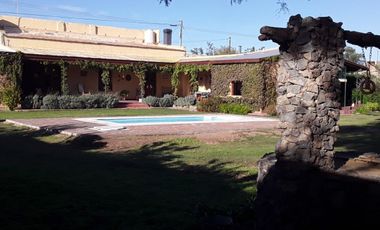 Casa en venta - 4 Dormitorios 2 Baños - Cocheras - 2.187Mts2 - San Pedro, Córdoba