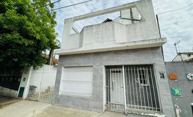 Venta - 2 casas en block - 373 bis al 3200- Quilmes Oeste