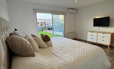 Casa en venta - 4 Dormitorios 2 Baños - Canning