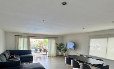 Casa en venta - 4 Dormitorios 2 Baños - Canning