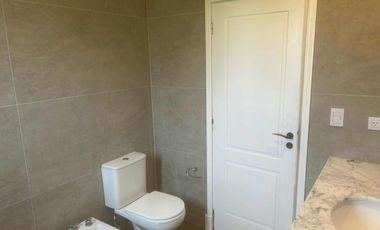 Casa en venta - 5 Dormitorios 4 Baños - Cochera - Mar del Plata