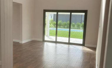 Casa en venta - 5 Dormitorios 4 Baños - Cochera - Mar del Plata