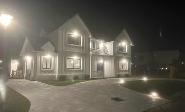 Casa en venta - 5 Dormitorios 4 Baños - Cochera - Mar del Plata