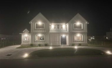 Casa en venta - 5 Dormitorios 4 Baños - Cochera - Mar del Plata