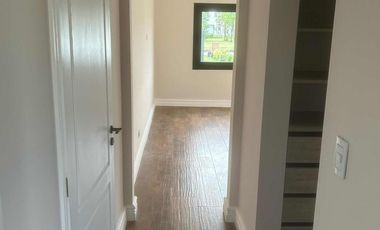 Casa en venta - 5 Dormitorios 4 Baños - Cochera - Mar del Plata