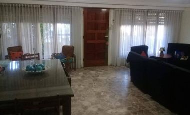 Casa en venta - 3 Dormitorios 4 Baños - Mar del Plata