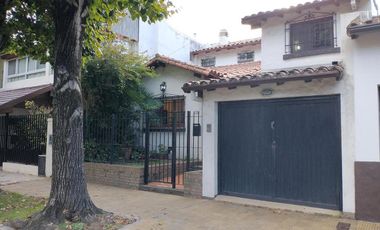 Chalet 190m2 cub, jardín, garage. Excelente ubicación - La Lucila