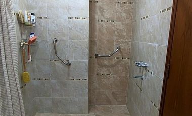 Chalet 190m2 cub, jardín, garage. Excelente ubicación - La Lucila