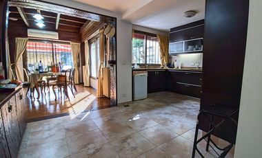 Chalet 190m2 cub, jardín, garage. Excelente ubicación - La Lucila