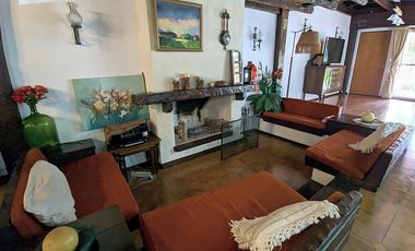 Chalet 190m2 cub, jardín, garage. Excelente ubicación - La Lucila