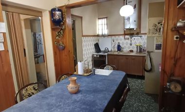 Casa en venta - 3 Dormitorios 1 Baño - Quilmes