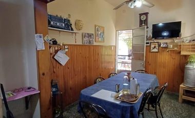 Casa en venta - 3 Dormitorios 1 Baño - Quilmes