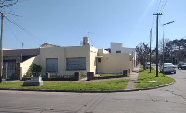 Casa en venta - 3 Dormitorios 1 Baño - Quilmes