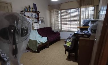 Casa en venta - 3 Dormitorios 1 Baño - Quilmes