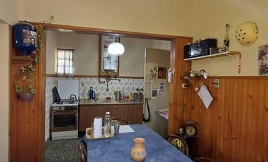 Casa en venta - 3 Dormitorios 1 Baño - Quilmes