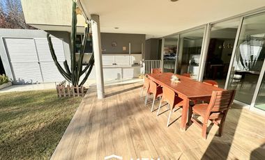 Casa Venta en Los Alamos Club de Campo.