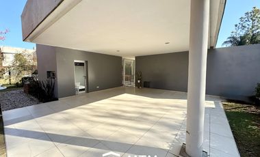 Casa Venta en Los Alamos Club de Campo.