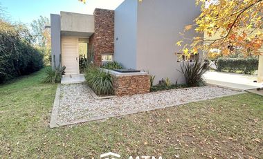 Casa Venta en Los Alamos Club de Campo.