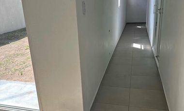 Casa en venta - 2 Dormitorios 2 Baños - Cochera - 300Mts2 - Norberto de La Riestra, 25 de Mayo