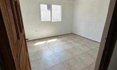 Casa en venta - 2 Dormitorios 2 Baños - Cochera - 300Mts2 - Norberto de La Riestra, 25 de Mayo