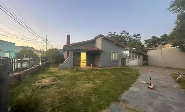 Casa en venta - 3 Dormitorios 1 Baño - Cocheras - 410Mts2 - General Rodríguez