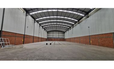 Se Arrienda Nueva Bodega 4.256 M2 Fontibón