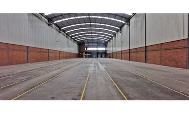Se Arrienda Nueva Bodega 4.256 M2 Fontibón