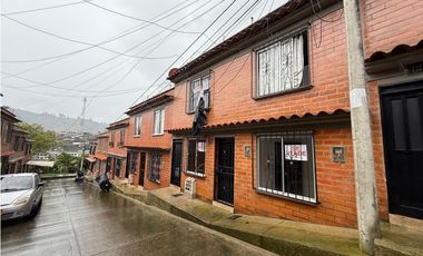 CASA INDEPENDIENTE EN EL BARRIO LA HERMOSA – SANTA ROSA DE CABAL 🌹