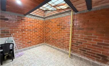 CASA INDEPENDIENTE EN EL BARRIO LA HERMOSA – SANTA ROSA DE CABAL 🌹