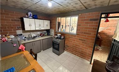 CASA INDEPENDIENTE EN EL BARRIO LA HERMOSA – SANTA ROSA DE CABAL 🌹