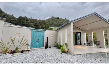 Casa campestre en venta en unidad cerrada en el retiro