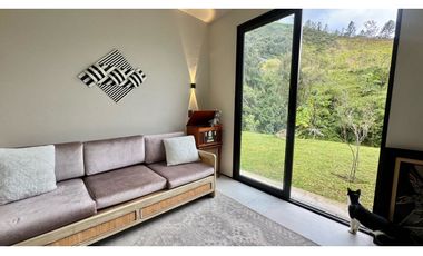 Casa campestre en venta en unidad cerrada en el retiro