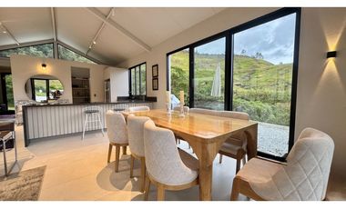 Casa campestre en venta en unidad cerrada en el retiro