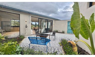 Casa campestre en venta en unidad cerrada en el retiro