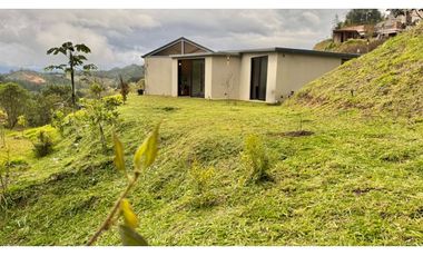 Casa campestre en venta en unidad cerrada en el retiro