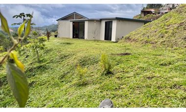 Casa campestre en venta en unidad cerrada en el retiro