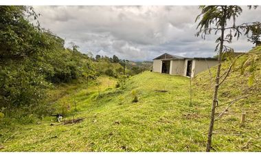 Casa campestre en venta en unidad cerrada en el retiro