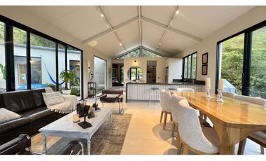 Casa campestre en venta en unidad cerrada en el retiro