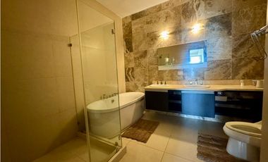 Venta de Apartamento en el PH The Rivage Tower, Avenida Balboa