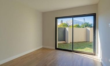 Casa en venta - 4 Dormitorios 3 Baños - 430mts2 - Mar del Plata