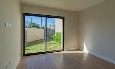 Casa en venta - 4 Dormitorios 3 Baños - 430mts2 - Mar del Plata