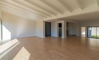 Casa en venta - 4 Dormitorios 3 Baños - 430mts2 - Mar del Plata