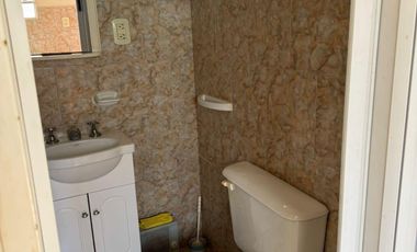 Casa en venta - 2 Dormitorios 1 Baño - 468mts2 - Chivilcoy