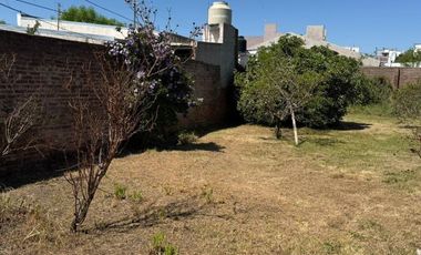 Casa en venta - 2 Dormitorios 1 Baño - 468mts2 - Chivilcoy