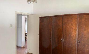 Casa en venta - 2 Dormitorios 1 Baño - 468mts2 - Chivilcoy