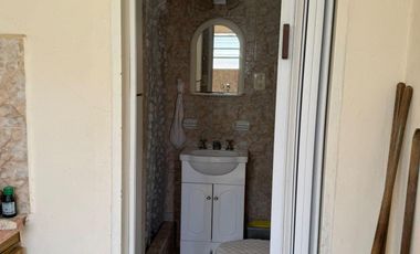 Casa en venta - 2 Dormitorios 1 Baño - 468mts2 - Chivilcoy
