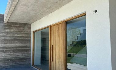 Casa en venta - 4 Dormitorios 5 Baños - Cocheras - 387Mts2 - El Milord, Pilar